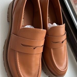 NWoT Women’s Brown Madden Girl Loafers